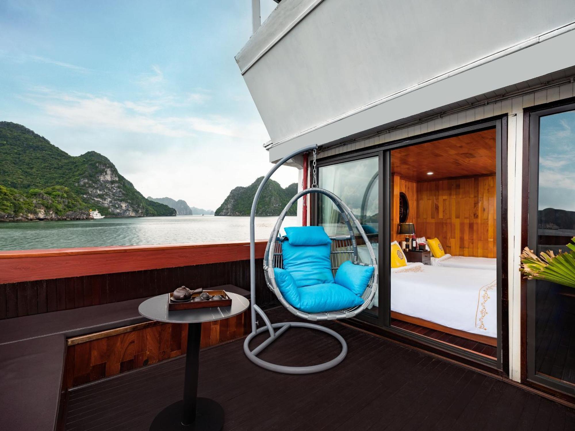 Hera Boutique Cruise Ha Long Bay ภายนอก รูปภาพ
