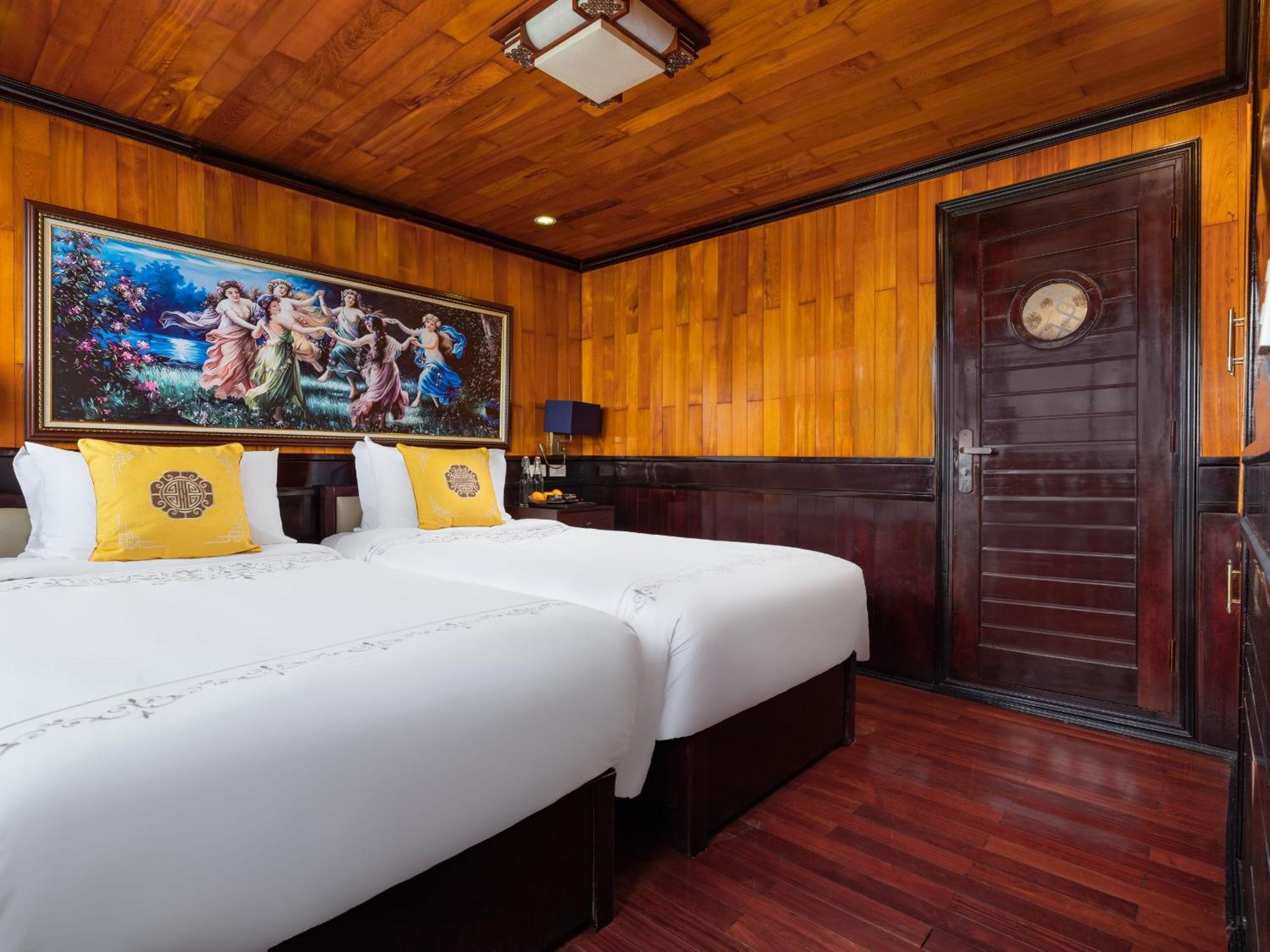 Hera Boutique Cruise Ha Long Bay ภายนอก รูปภาพ