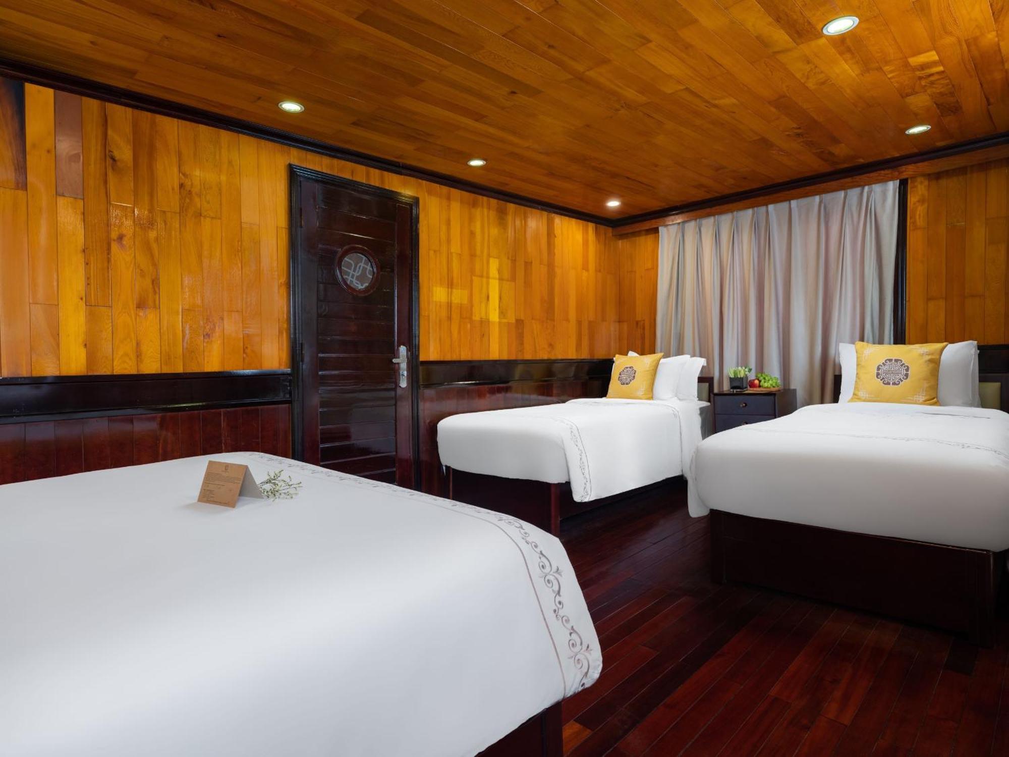 Hera Boutique Cruise Ha Long Bay ภายนอก รูปภาพ