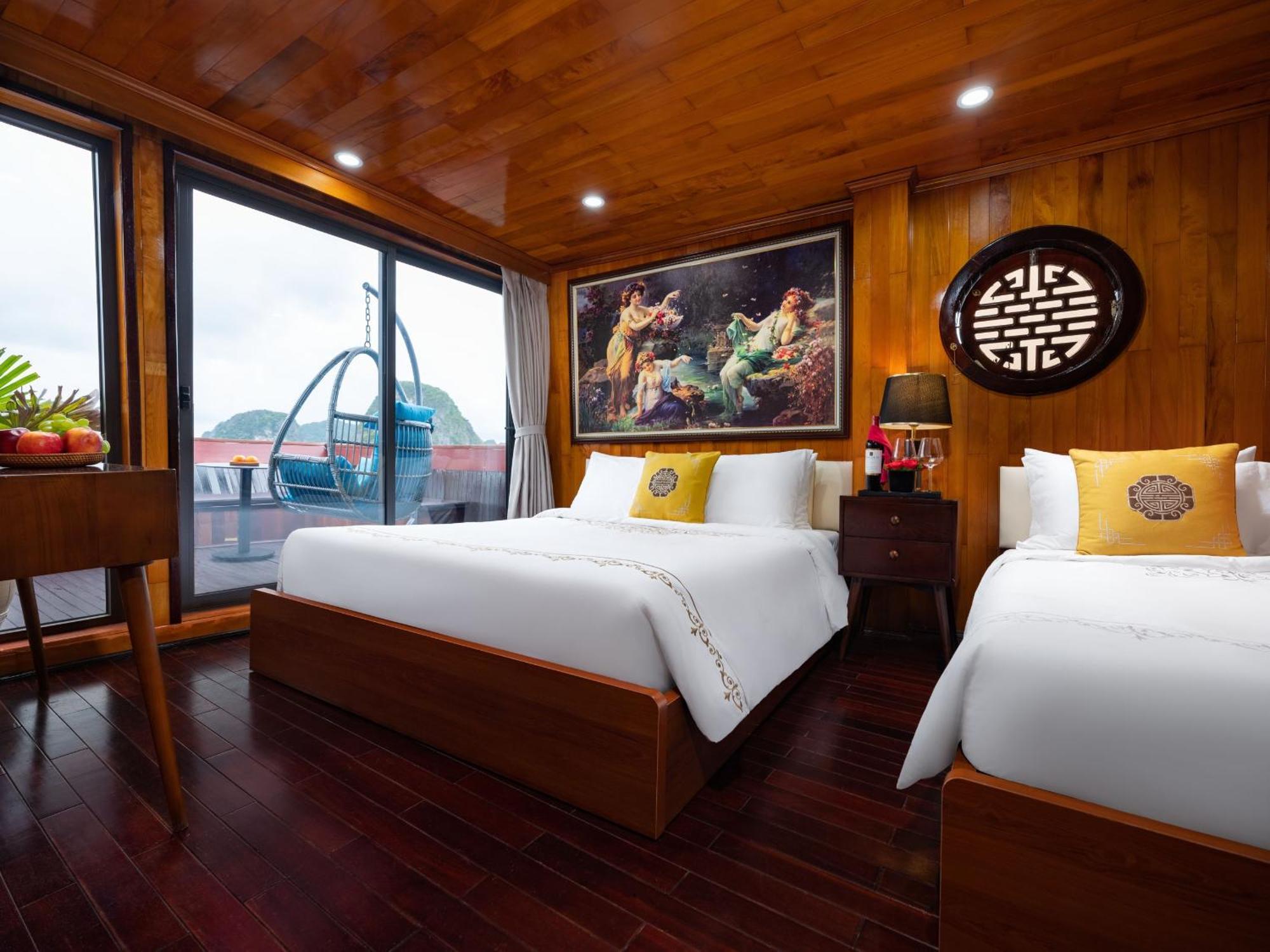 Hera Boutique Cruise Ha Long Bay ภายนอก รูปภาพ