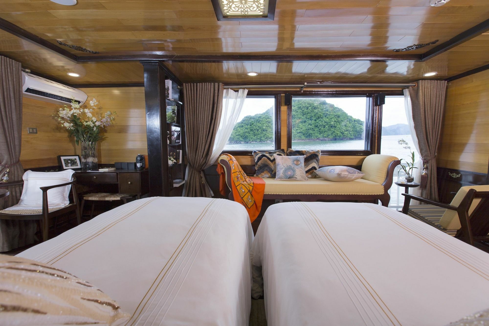 Hera Boutique Cruise Ha Long Bay ภายนอก รูปภาพ
