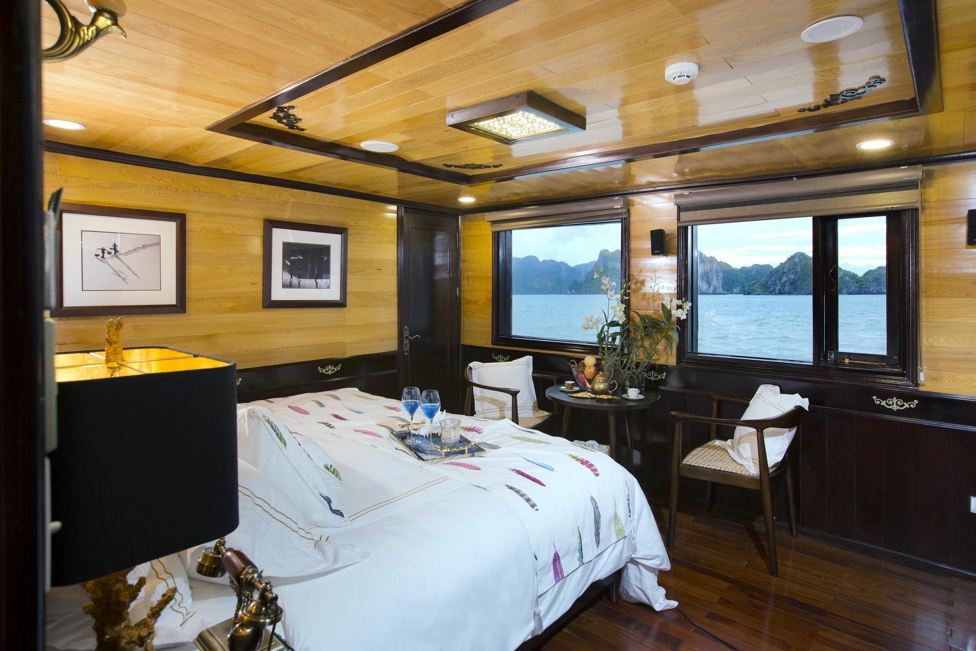 Hera Boutique Cruise Ha Long Bay ภายนอก รูปภาพ