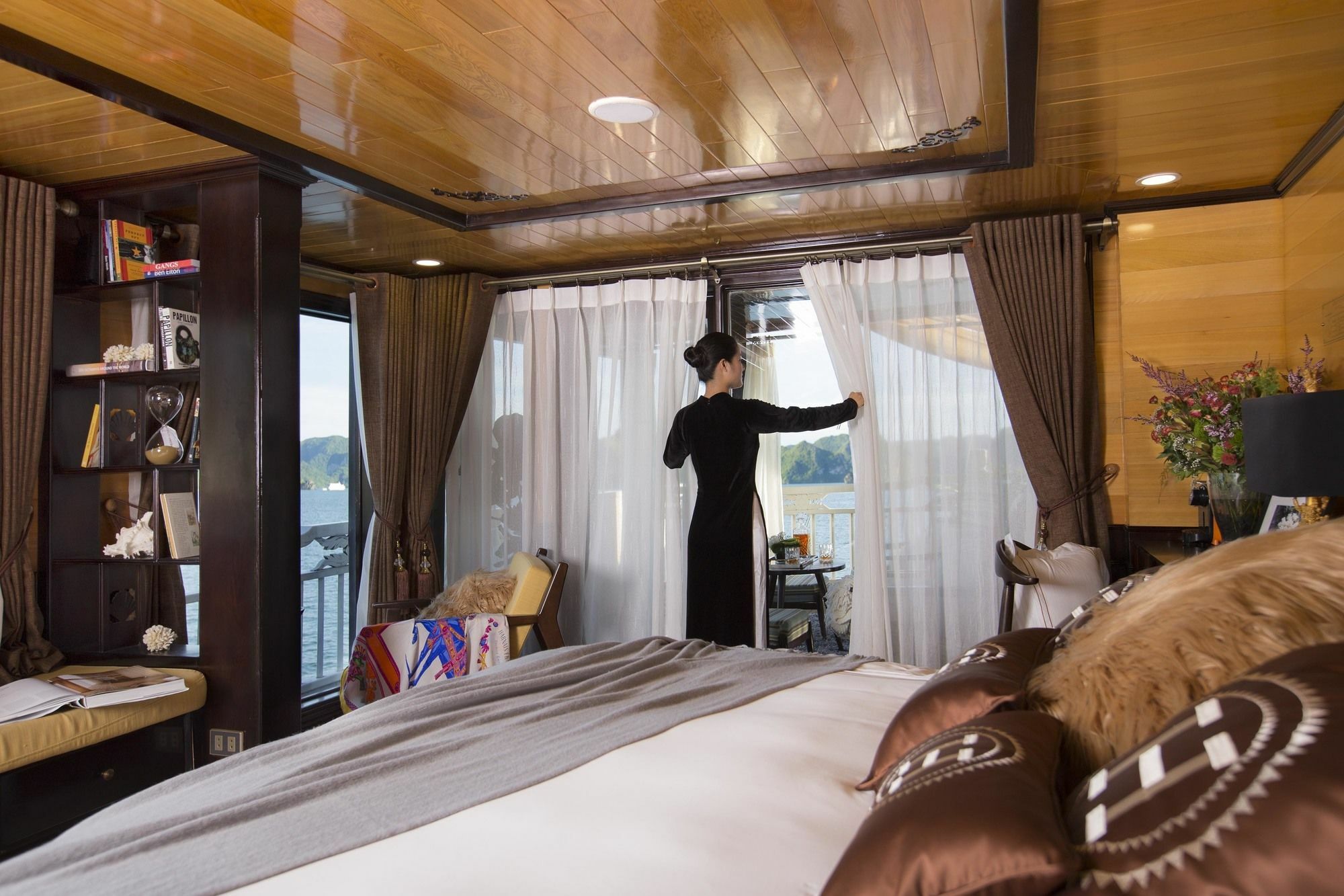 Hera Boutique Cruise Ha Long Bay ภายนอก รูปภาพ