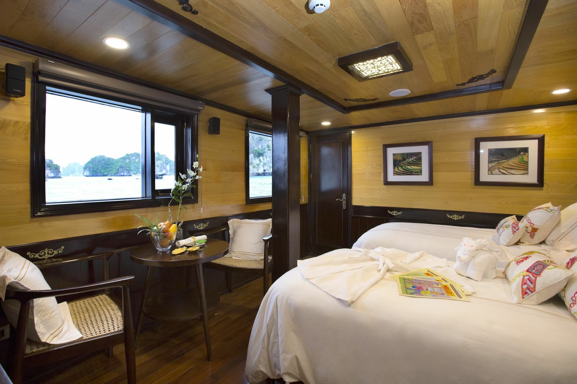 Hera Boutique Cruise Ha Long Bay ภายนอก รูปภาพ