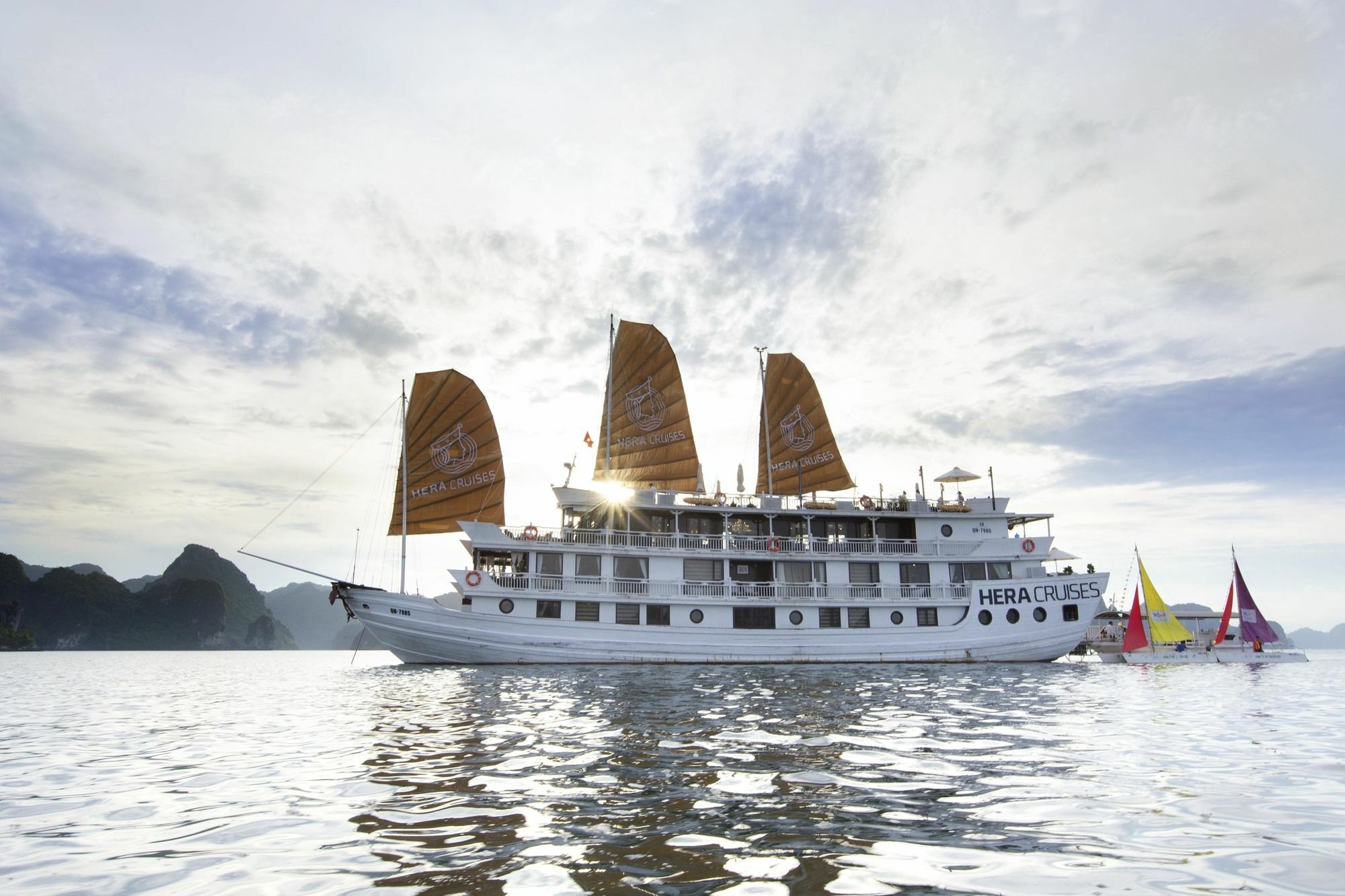Hera Boutique Cruise Ha Long Bay ภายนอก รูปภาพ